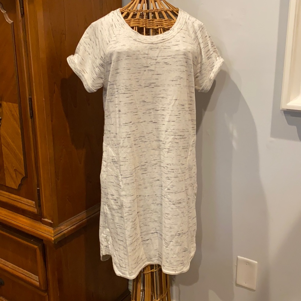 Short sleeve sweatshirt dress with pockets